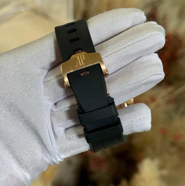 オーデマピゲ 偽物 ロイヤル オーク オフショア クロノグラフ26236OR.YY.D002CA.01[3]