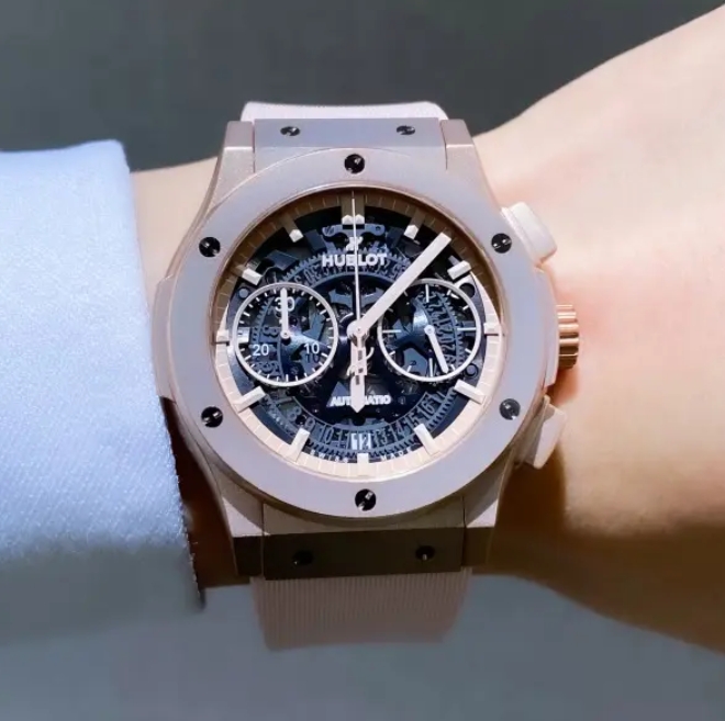 人気NO.1 ウブロ 偽物 アエロ・フュージョン クロノグラフ アルミニウム ピンク 525.UP.0192.RX.JPN[2]