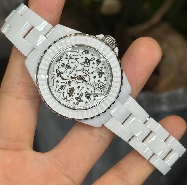 ブランドコピーCHANEL シャネル J12 レディース コズミック 33mm クォーツ H7990[3]