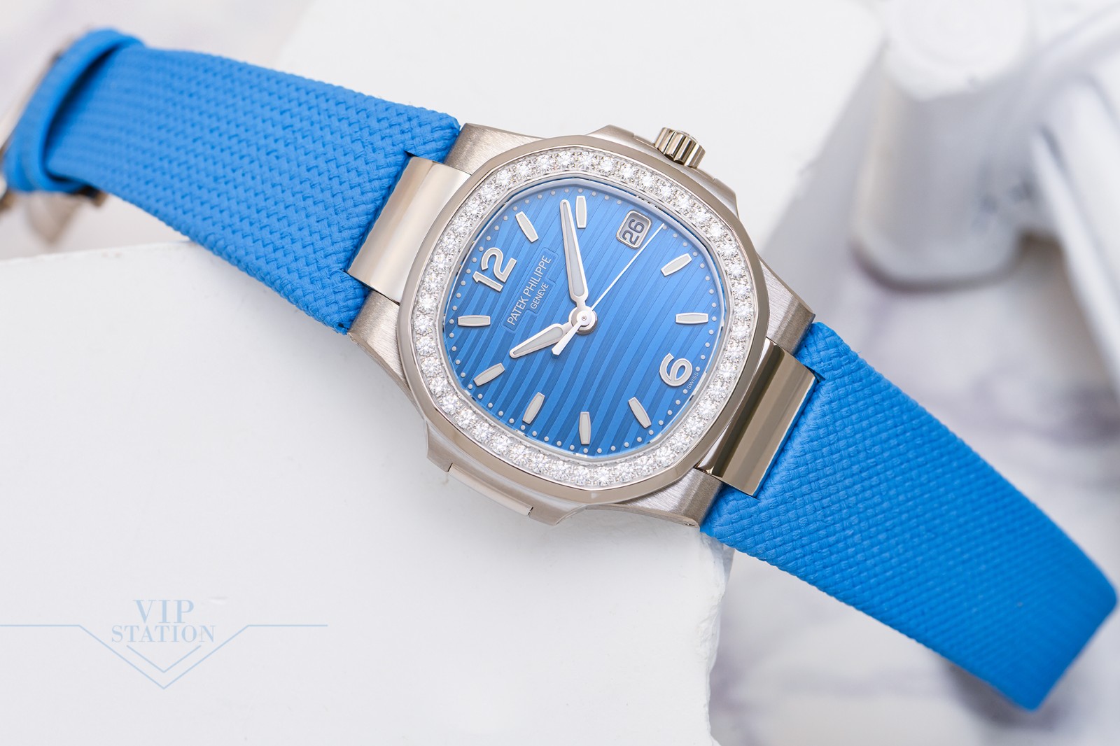 パテック フィリップ PATEK PHILIPPE時計スーパーコピー ブルー 婦人用ノーチラス32 mm 7010G-013[4]