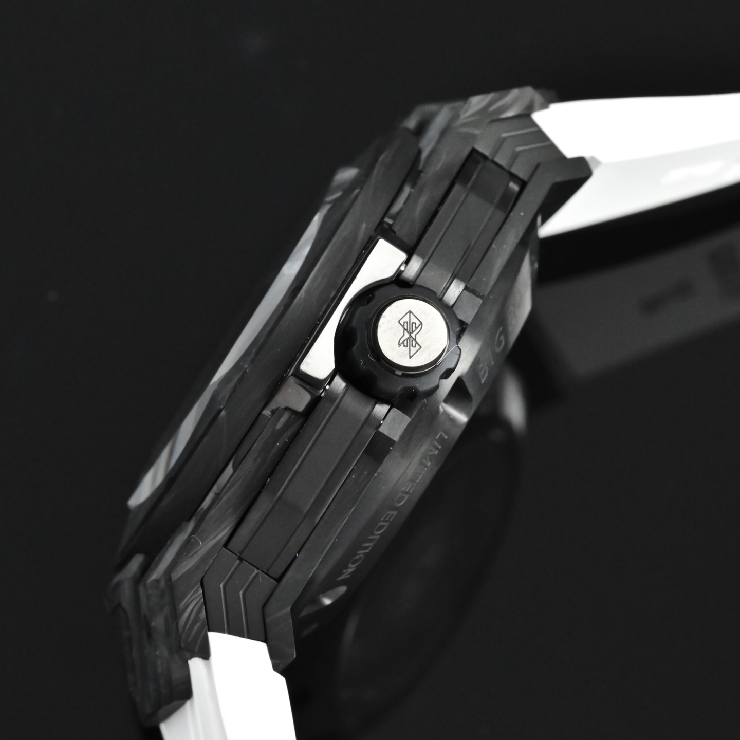 ウブロ418.CX.1107.RX.MXM22 ブラック カーボンファイバー リミテッド エディション[1]