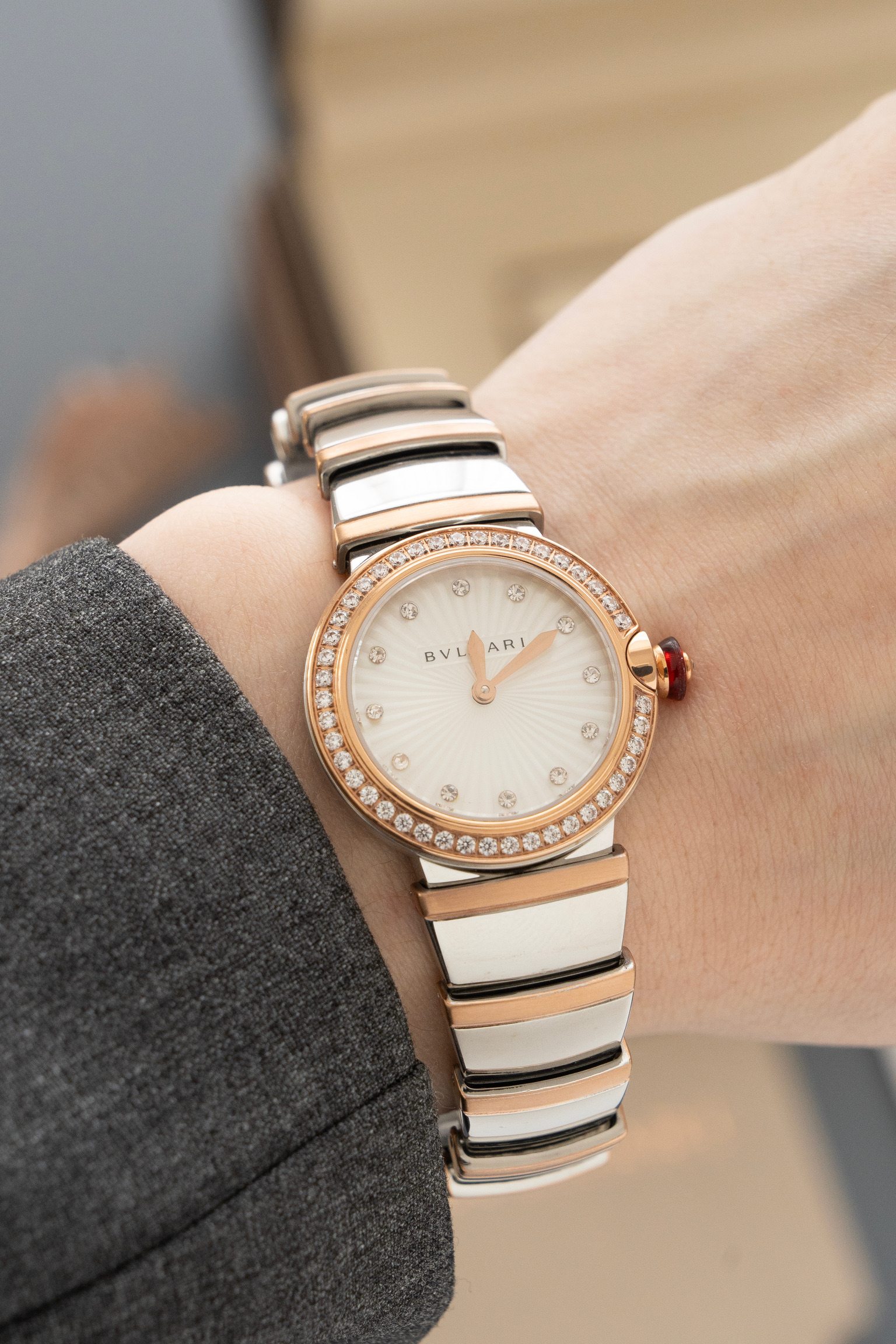 ブルガリコピー時計 ディーヴァ ドリーム 28mmラグの扇形デザイン872380[7]