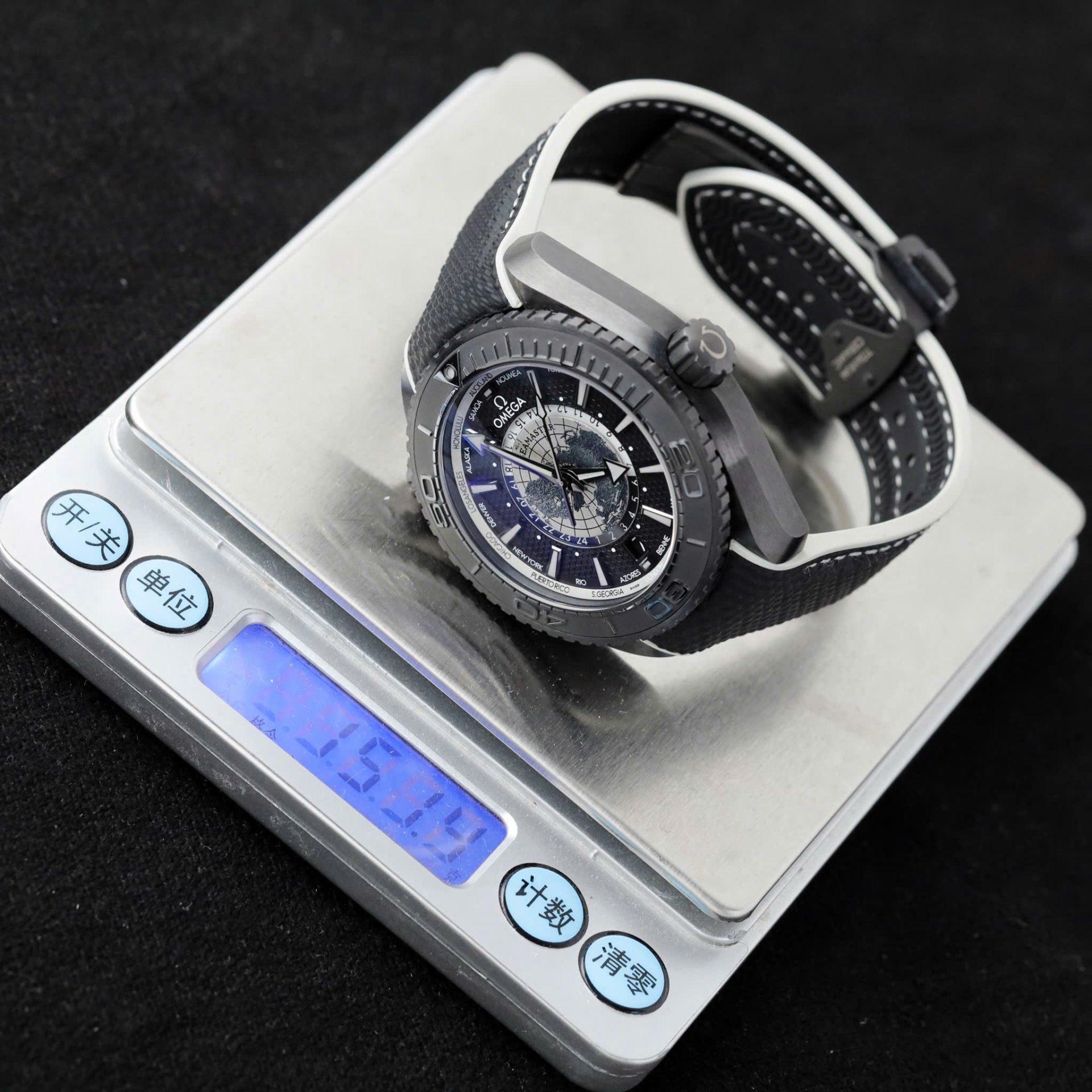 VS工​​場オメガシーマスターコピー プラネット オーシャン 600M 45.5MM 215.92.46.22.01.007[2]