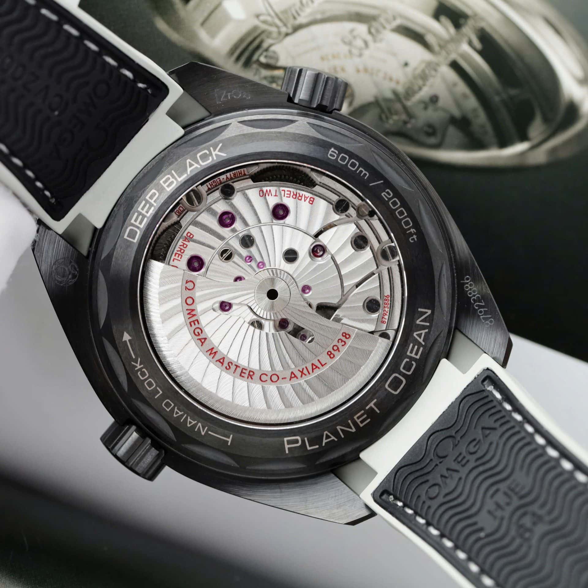 VS工​​場オメガシーマスターコピー プラネット オーシャン 600M 45.5MM 215.92.46.22.01.007[4]