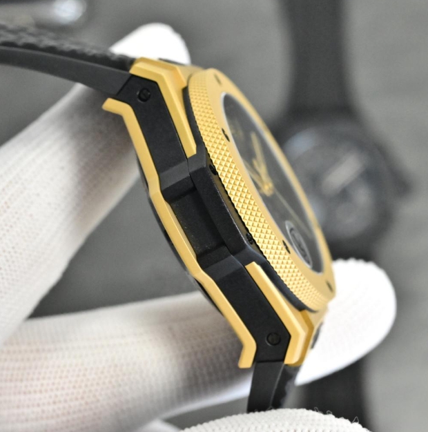 ウブロ時計スーパーコピー ビッグ・バン 20th アニバーサリー イエローゴールド 43ＭＭ 431.CI-02