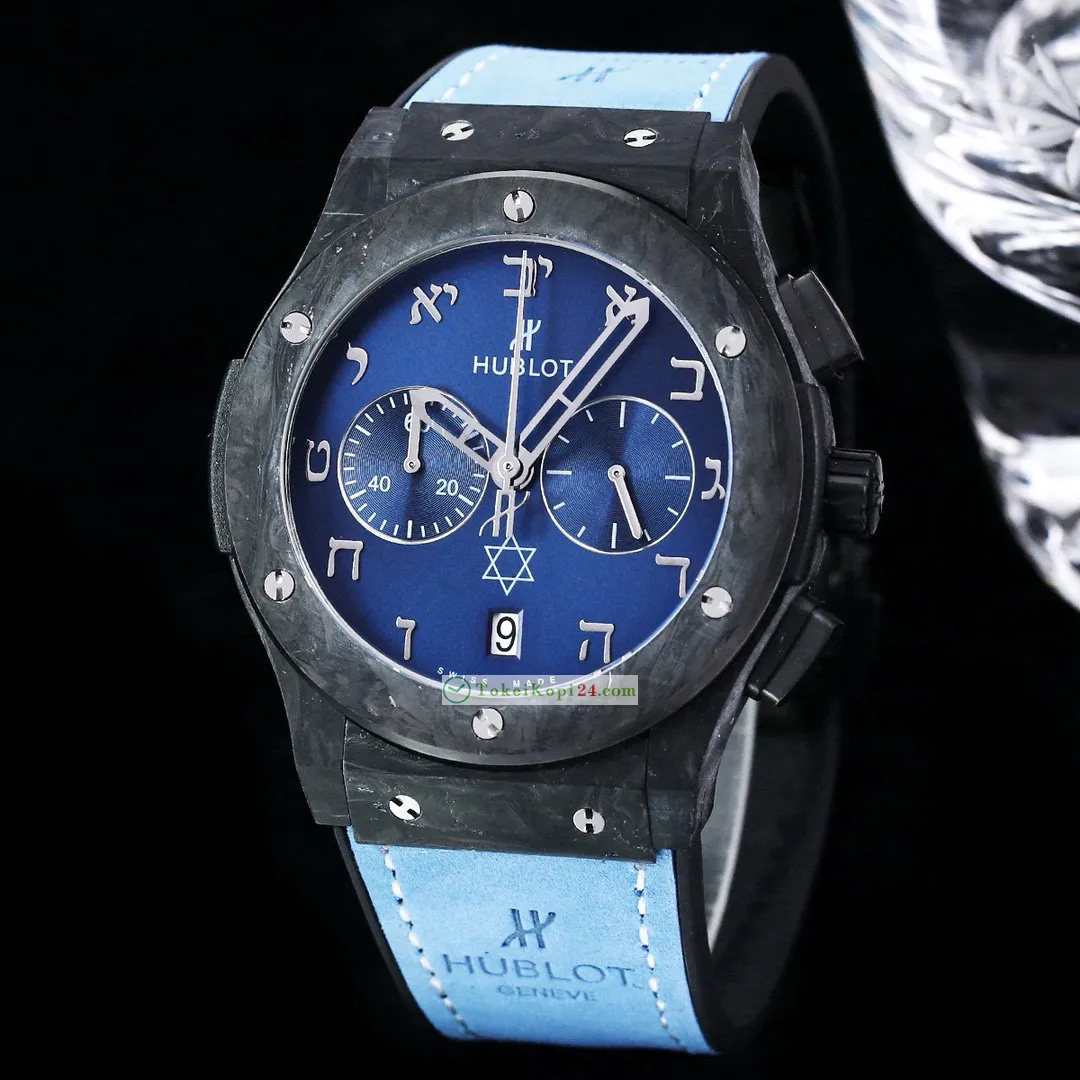 ブランドコピー時計 ウブロ クラシックH440500、直径は42mm[2]