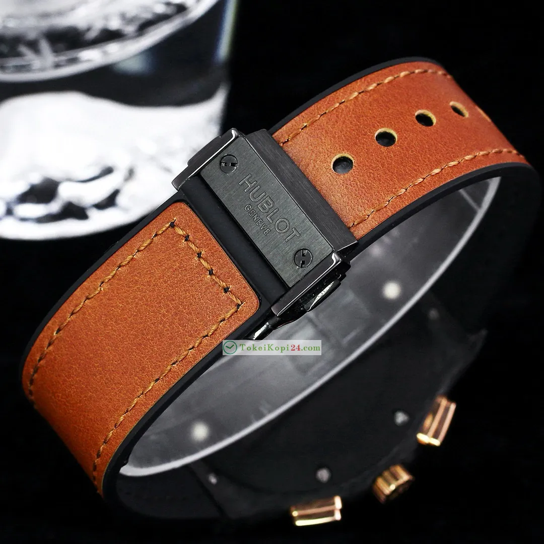 ブランドコピー時計 ウブロ クラシックH440500、直径は42mm[8]