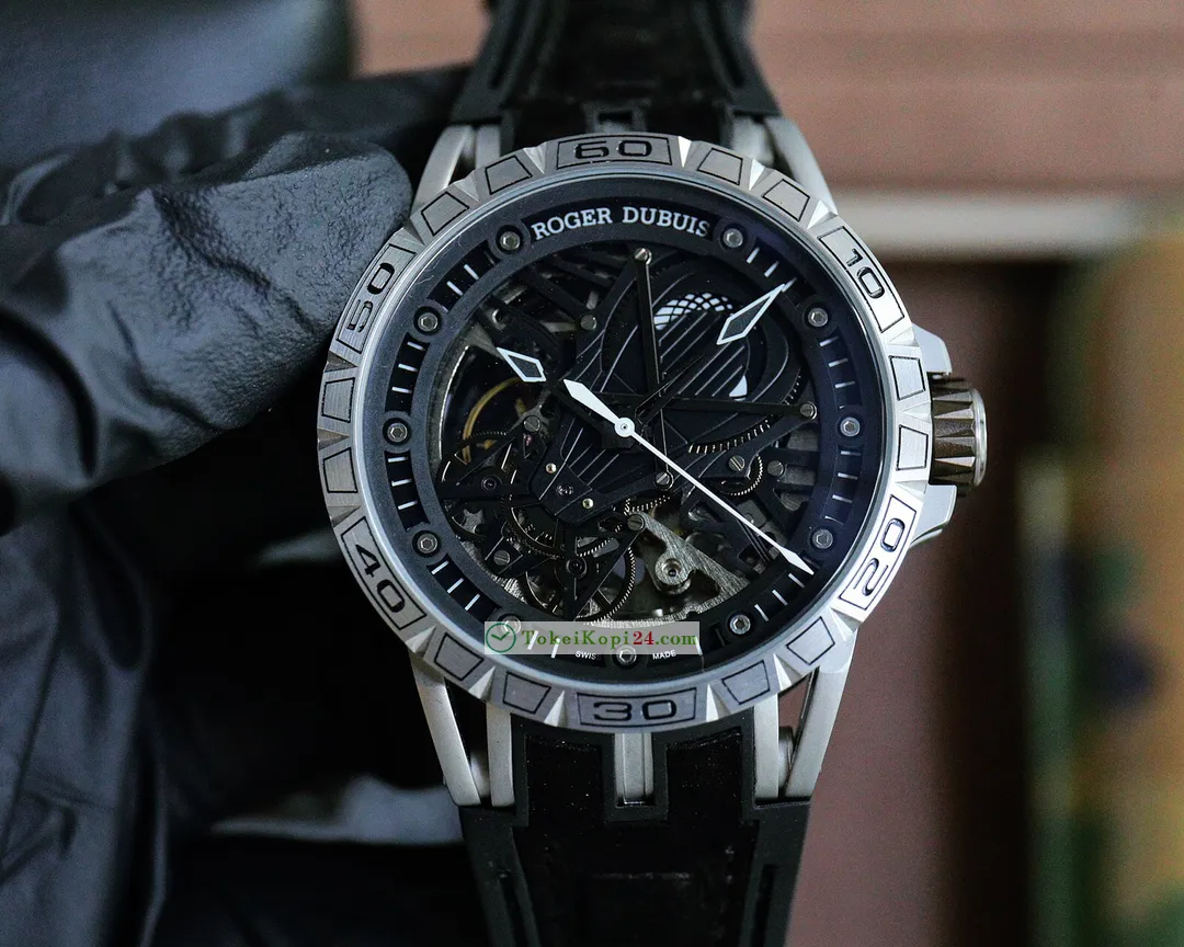 ロジェ・デュブイ【ダブルフライホイール】 イージーダイバー自動巻き 46 mm RD82923[1]
