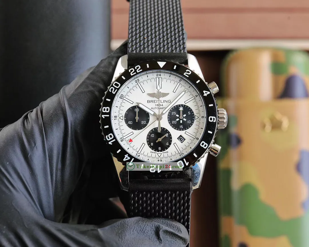 人気ブライトリング アベンジャー 牛革ストラップB211255