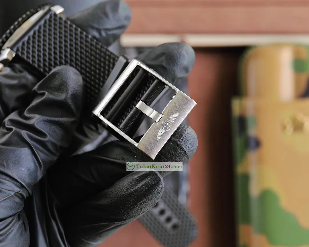 人気ブライトリング アベンジャー 牛革ストラップB211255[3]