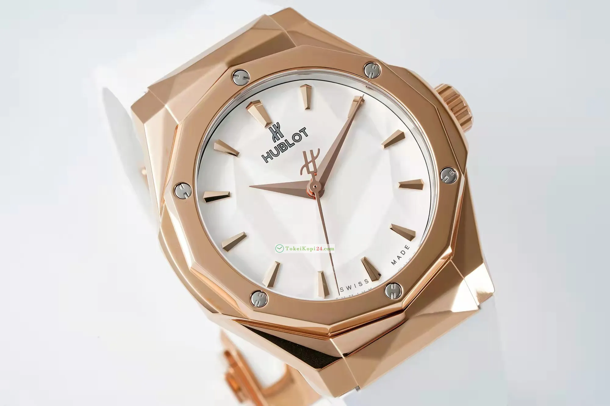 ウブロコピー クラシック フュージョン40mm 天然ゴムストラップ700267[1]
