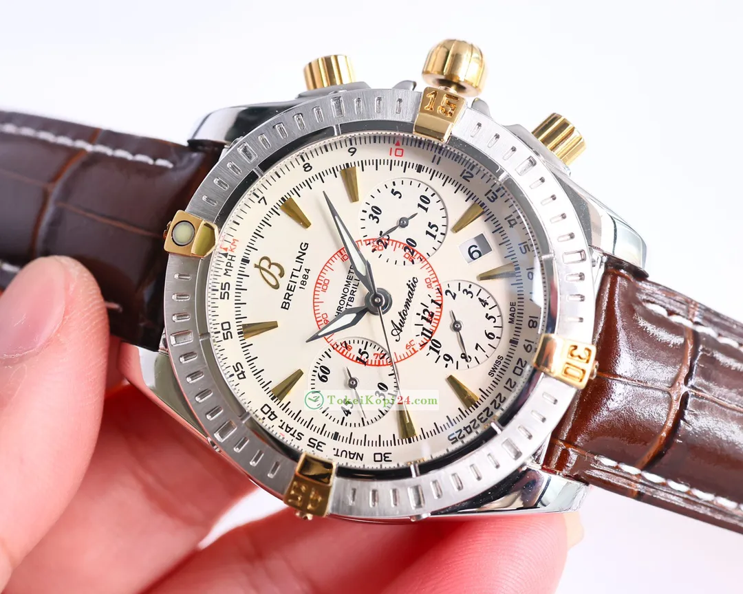新作ブライトリングコピー アベンジャー B01 クロノグラフ 品質を高B889201[3]