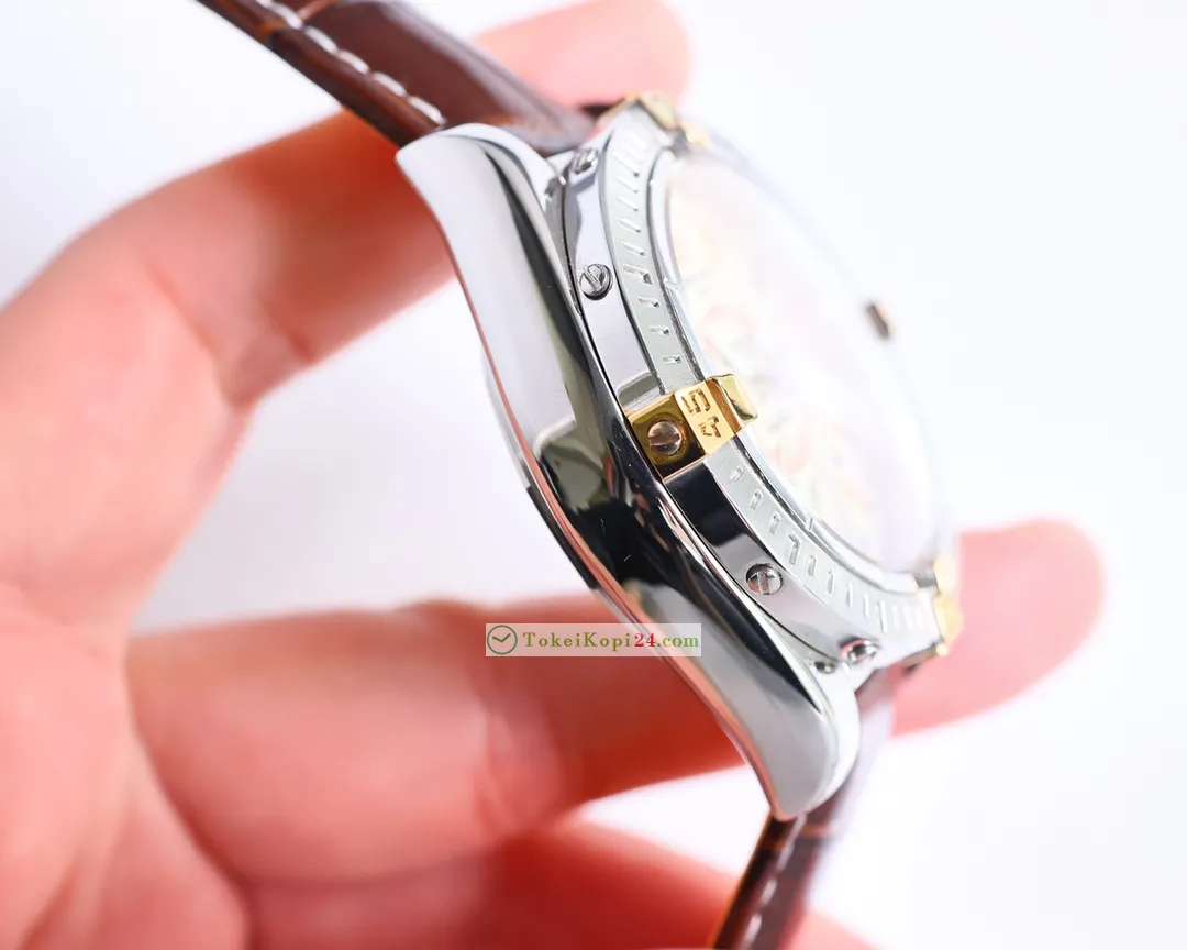 新作ブライトリングコピー アベンジャー B01 クロノグラフ 品質を高B889201[8]