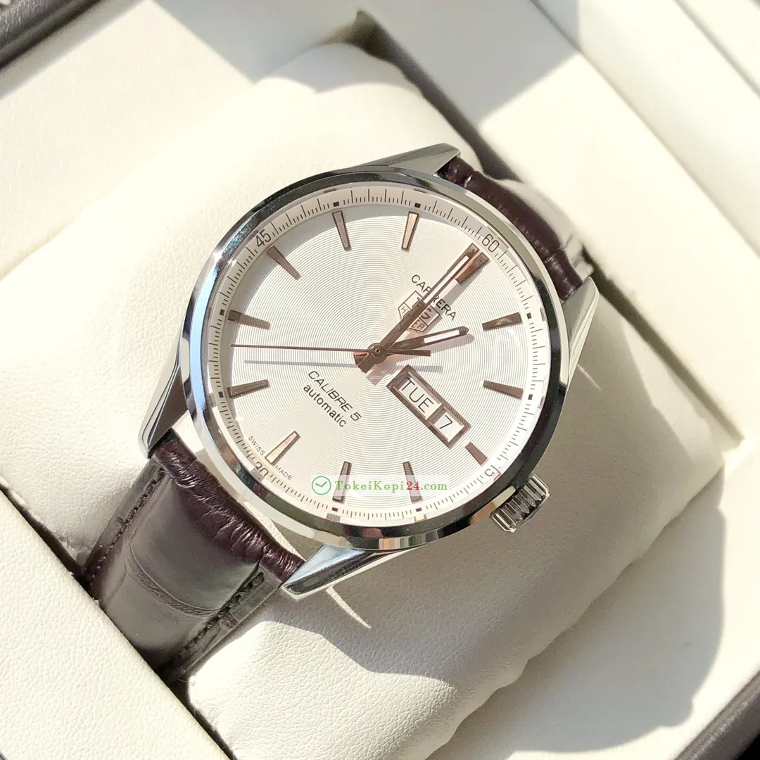 タグホイヤースーパーコピー時計 カレラ41mm ダブルカレンダーモデル希少腕時計T9020G