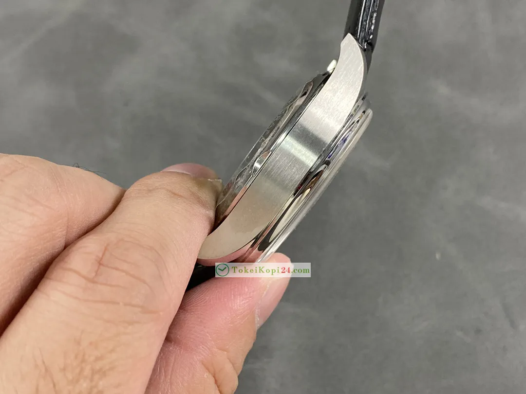 話題商品！高級IWCスーパーコピー ポルトギーゼ クロノグラフIW6024956[4]