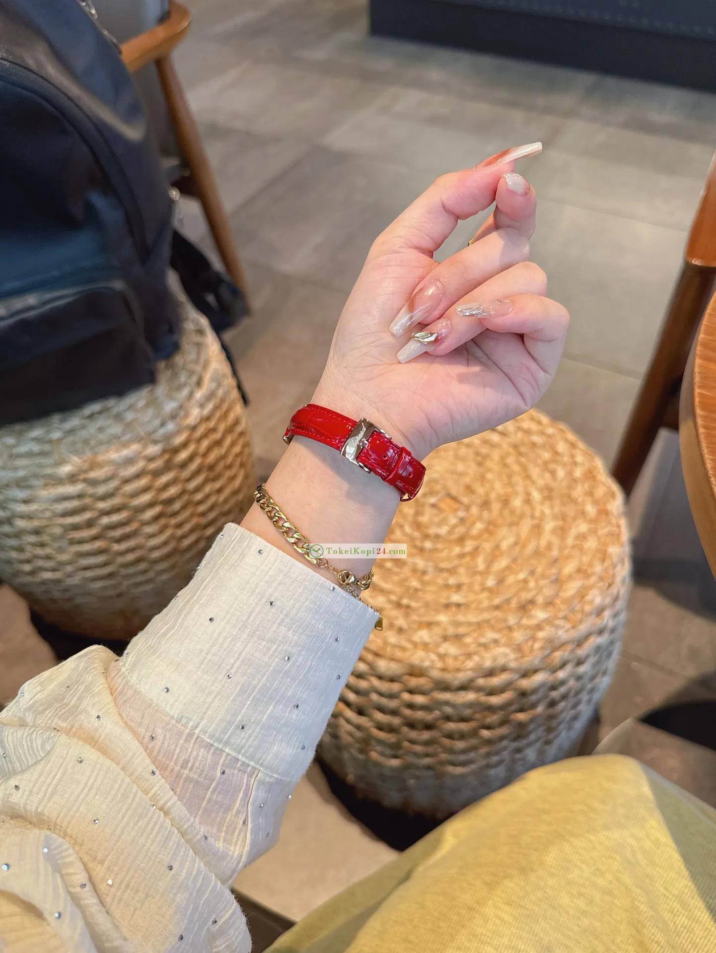 ショパールコピー時計レディース クォーツ 赤いストラップY469299[2]