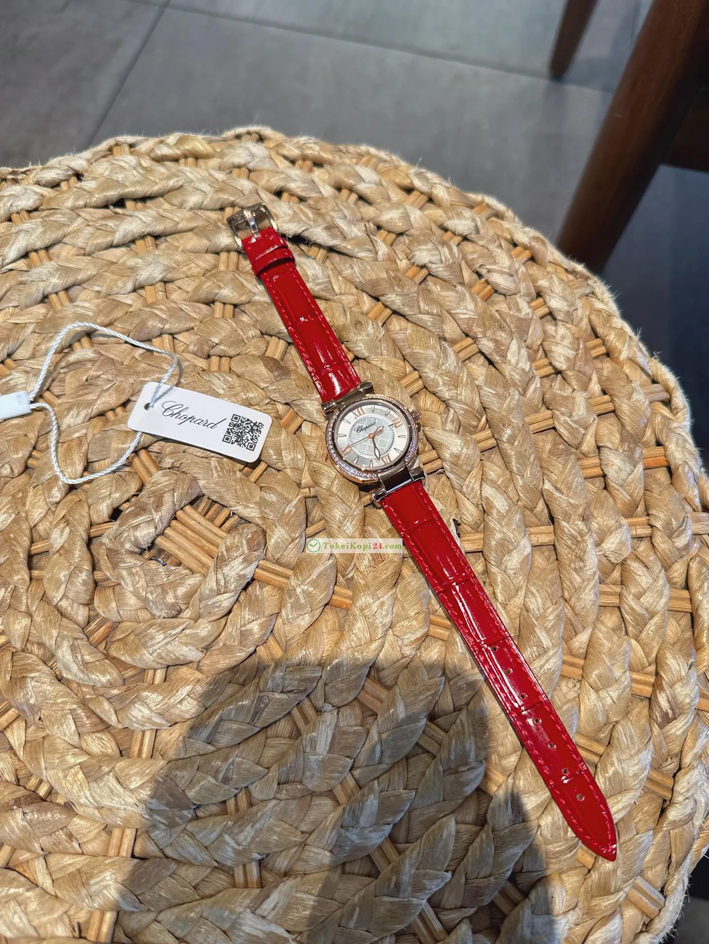 ショパールコピー時計レディース クォーツ 赤いストラップY469299[7]