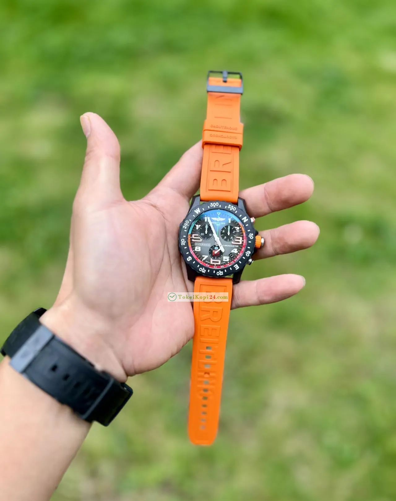 ブライトリング偽物最高級 6 針クロノグラフ時計アベンジャーA229B99022[1]