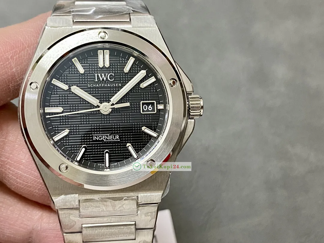 最大級の品揃え IWC インヂュニア メンズ40mm ブラック Ref. 1832