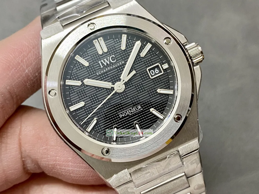 最大級の品揃え IWC インヂュニア メンズ40mm ブラック Ref. 1832[1]