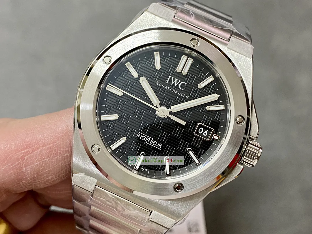 最大級の品揃え IWC インヂュニア メンズ40mm ブラック Ref. 1832[2]