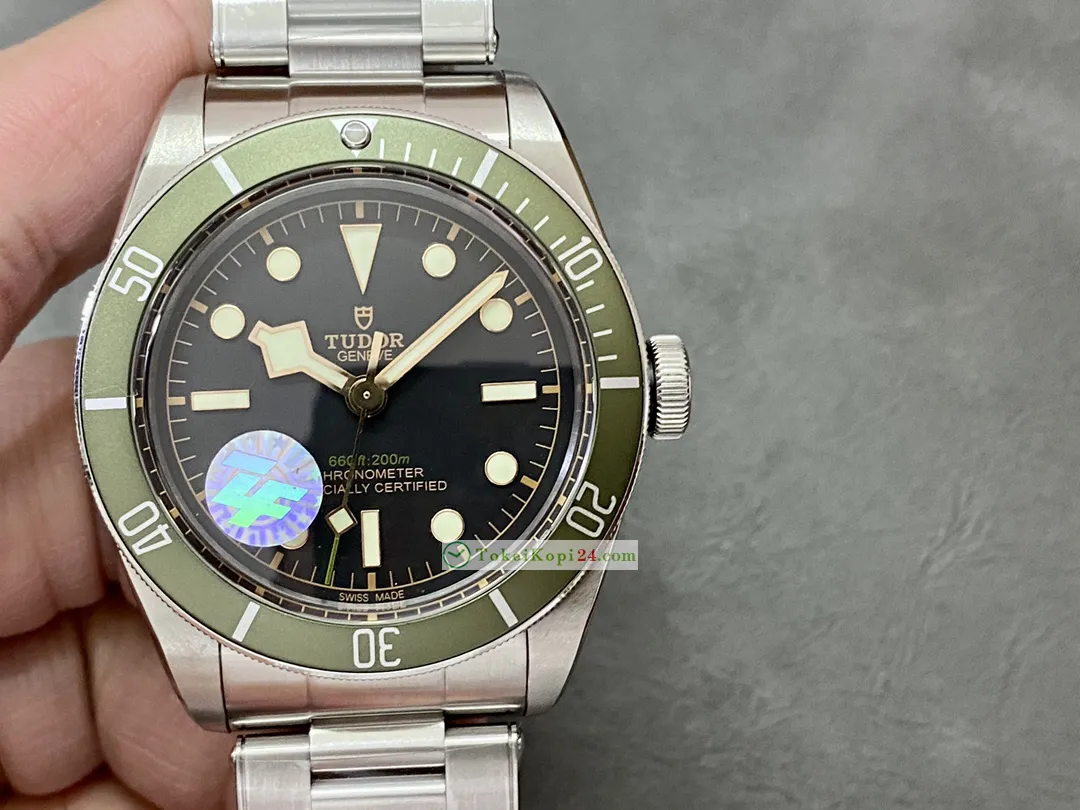 【オリーブグリーンのベゼル】チュードル 激安時計 ブランド41mm T692910