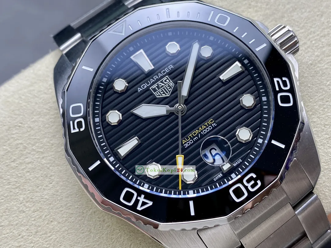 最安値挑戦 タグ・ホイヤースーパーコピー アクアレーサー 自動巻き43MM 676AD230