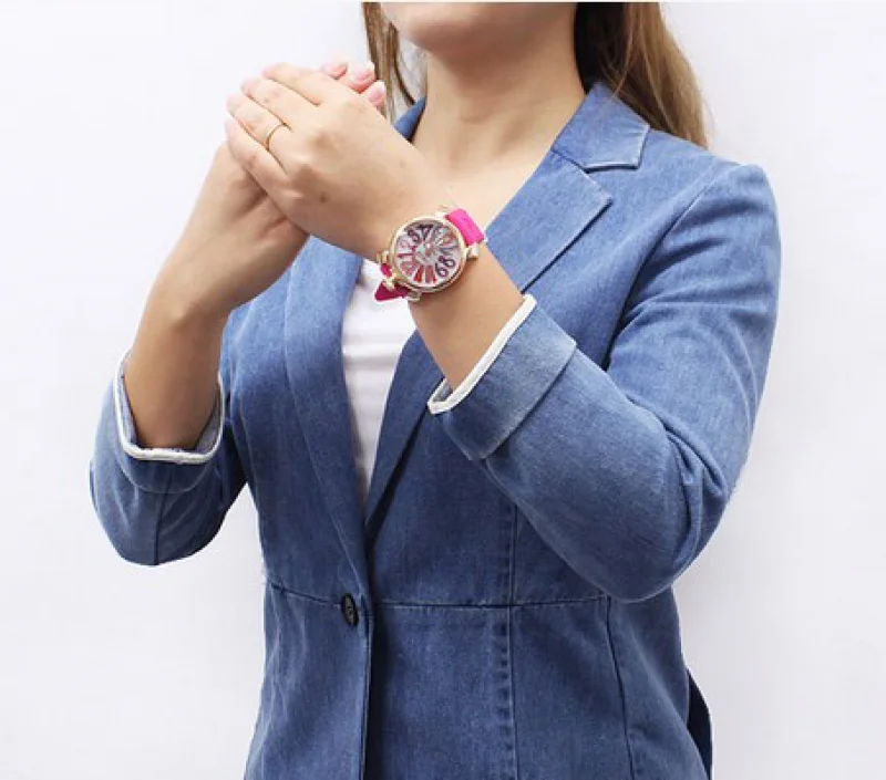 ガガミラノ 腕時計コピーマニュアーレ40mm ラバー ローズピンク/PGPホワイトシェル ボーイズ 5021.1