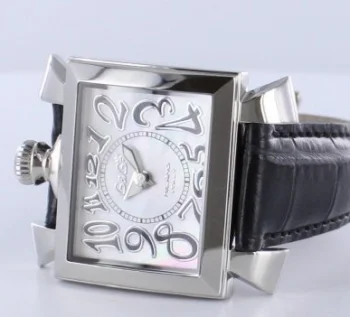 人気腕時計ガガミラノ ナポレオーネ40mm レザー ブラック/ホワイトシェル ボーイズ 6030.5 スーパーコピー