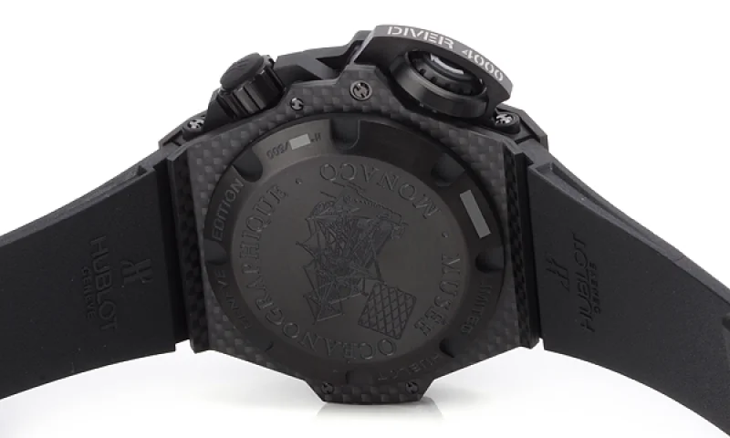 ウブロ 腕時計コピーオーシャノグラフィック ４０００ カーボン 世界５００本限定 731.QX.1140.RX