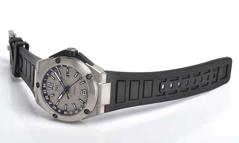ＩＷＣ時計コピー インヂュニア デュアルタイムチタニウム IW326403