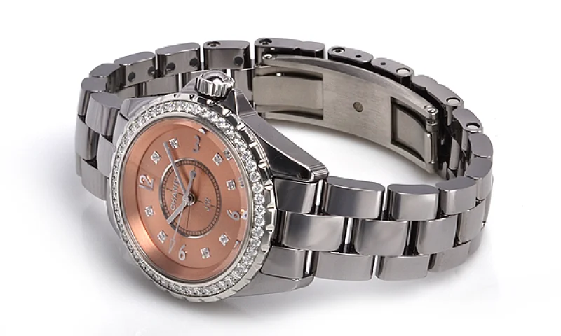 シャネル コピー33mm　8Pダイヤ　ベゼルダイヤ　チタンセラミック H2563 ピンク 時計