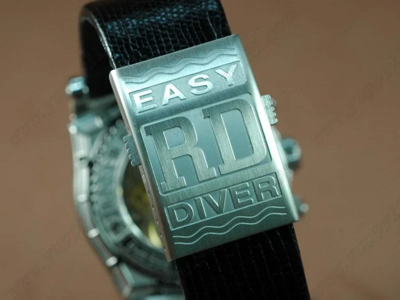 ロジェデュブRoger Dubuis Easy Diver Chrono (Updated) SS/RU White Manual H/W Chron手巻き