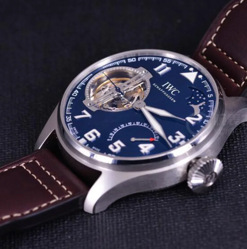 IWC アイ・ダブリュー・シー新作プラチナ　ビッグ・パイロット IW590302