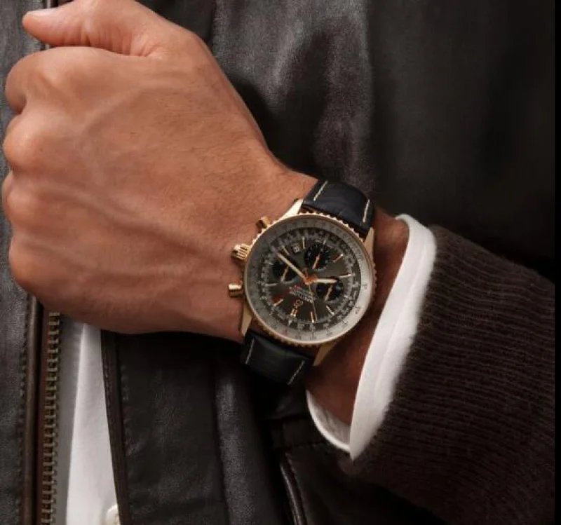 BREITLINGナビタイマー B03 ラトラパンテ RB0311E61F1P1
