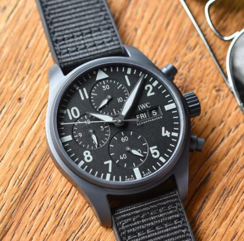 IWC時計コピーパイロット・IW388106クロノグラフ 41トップガンセラタニウム