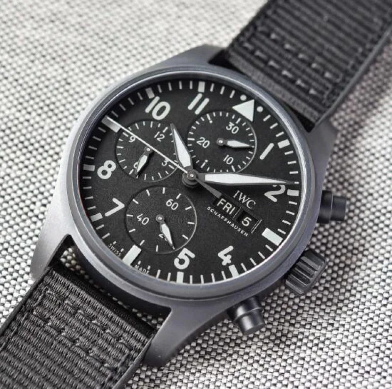 IWC時計コピーパイロット・IW388106クロノグラフ 41トップガンセラタニウム