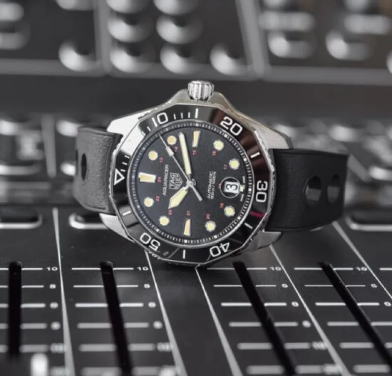 タグ・ホイヤーブランド時計スーパーコピーアクアレーサーWBP208C.FT6201 プロフェッショナル
