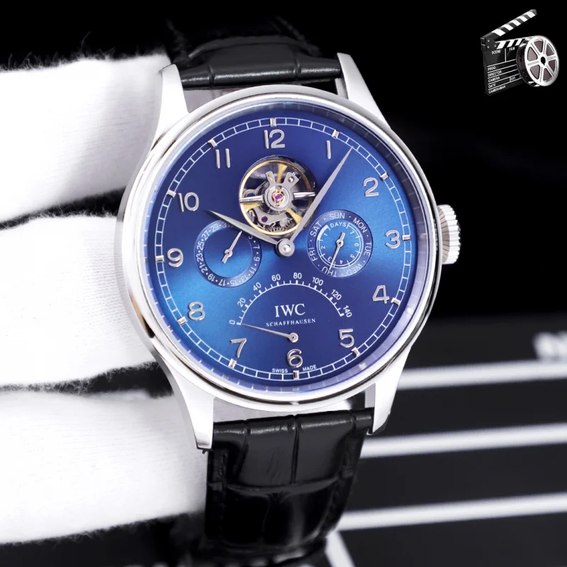 IWC フライホイール 43mm IW729423シンプルな外観デザイン