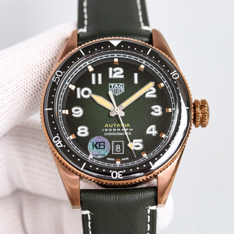 TAG Heuerヴィンテージ要素「オータヴィア」2色 TAG8349-01