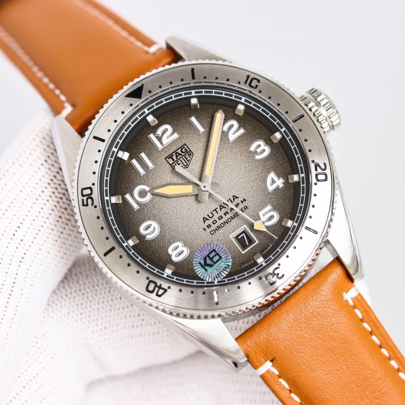 TAG Heuerヴィンテージ要素「オータヴィア」2色 TAG8349-01