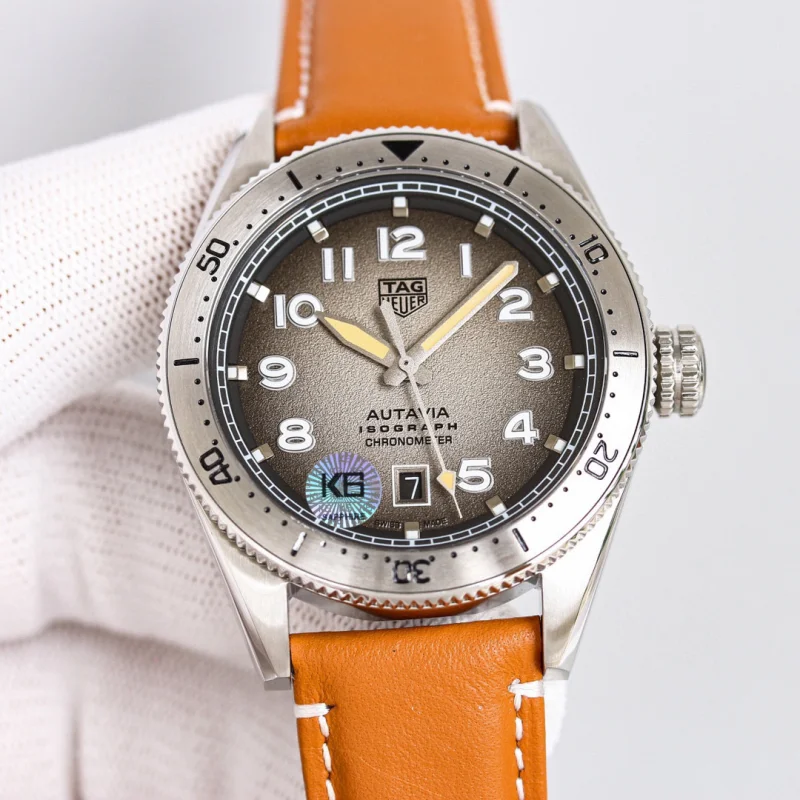 TAG Heuerヴィンテージ要素「オータヴィア」2色 TAG8349-01