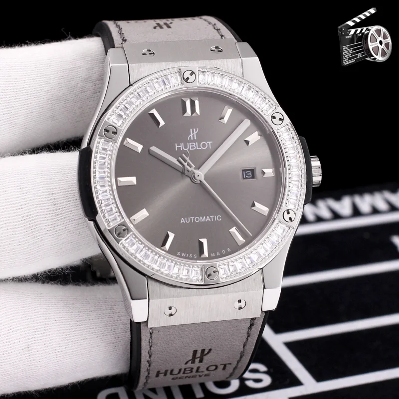 メンズウブロスーパーコピー時計クラシックH100958-01 三色