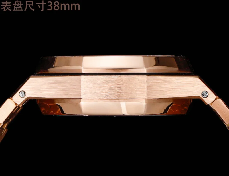 人気のAudemars piguetコピー時計ロイヤルオーク26715BC.ZZ.1356BC.01-01