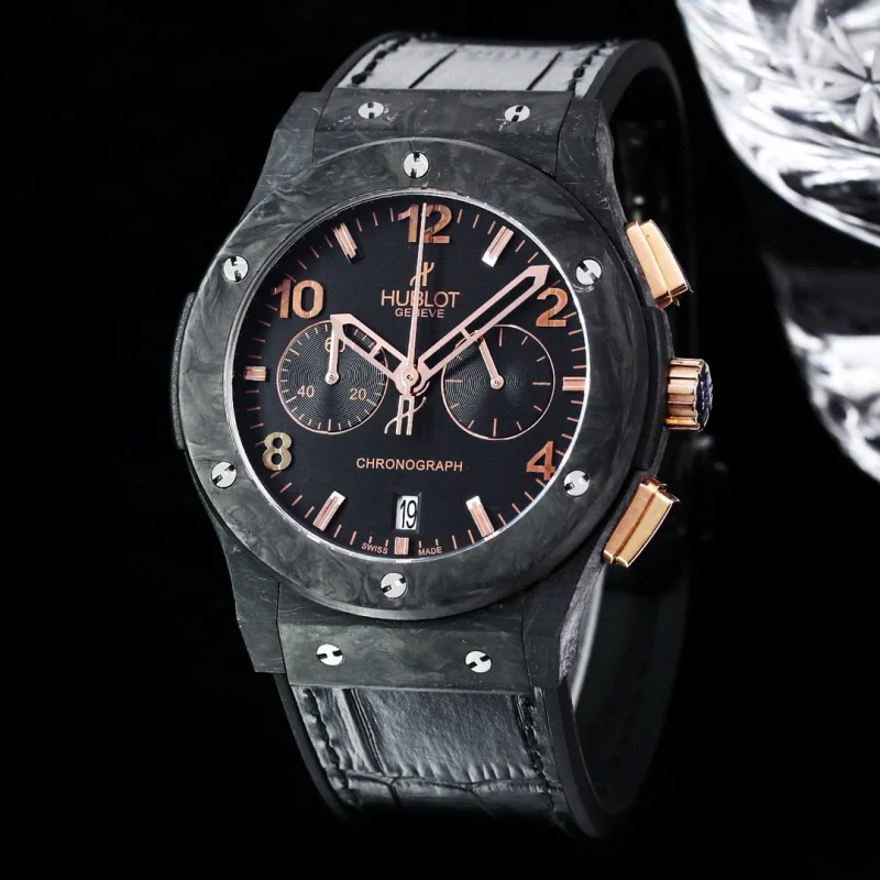 ブランドコピー時計 ウブロ クラシックH440500、直径は42mm