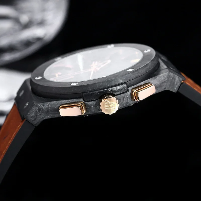 ブランドコピー時計 ウブロ クラシックH440500、直径は42mm