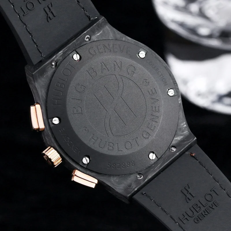 ブランドコピー時計 ウブロ クラシックH440500、直径は42mm