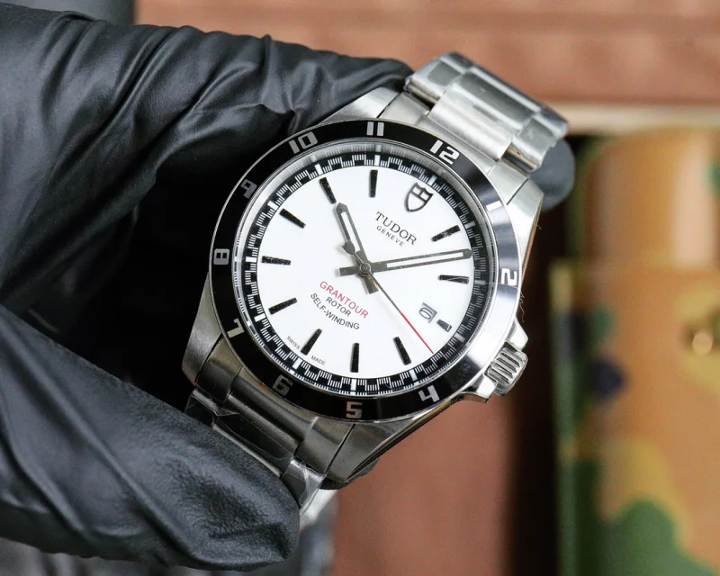 チュードル/TUDOR 満足度最高はホワイトダイヤルD2321F1