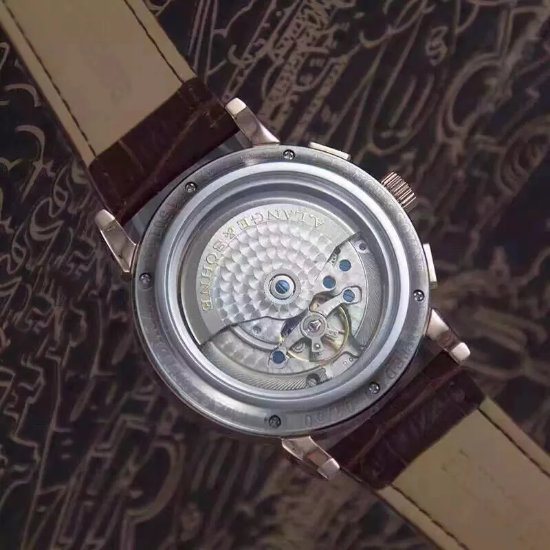 ブランドコピー時計 ランゲゾーネ多くの機能 44mm L902331
