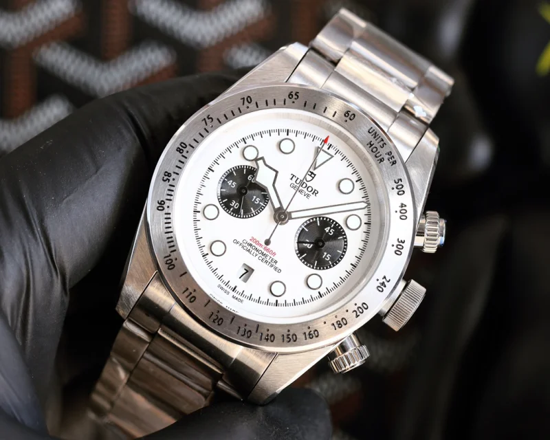 チュードルスーパーコピー時計メンズ自動巻き42mm T02215